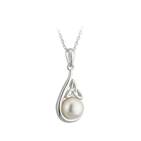 Solvar Freshwater Pearl Trinity Knot Necklace