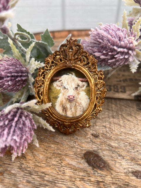 White Highland Cow Wee Art Magnet